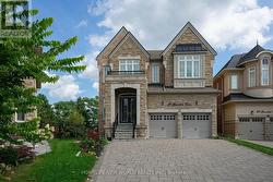 20 GRACEDALE DRIVE Richmond Hill, ON L4C 0Y3