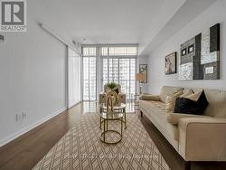 1501 - 105 THE QUEENSWAY AVENUE  Toronto, ON M6G 5B5