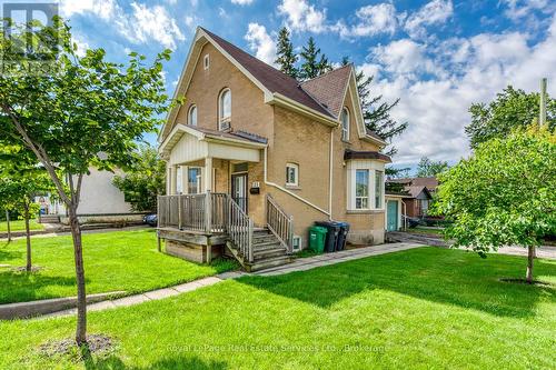 21 CENTRE STREET S , Brampton (Queen Street Corridor), Ontario L6W 2X7 2