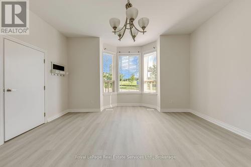 21 CENTRE STREET S , Brampton (Queen Street Corridor), Ontario L6W 2X7 4