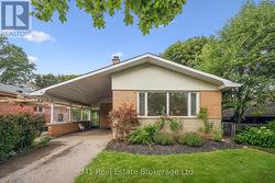 9 CEDAR STREET  Guelph (Dovercliffe Park/Old University), ON N1G 1B9