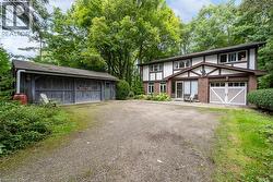 155 RIDGE Road E  Grimsby, ON L3M 4E7