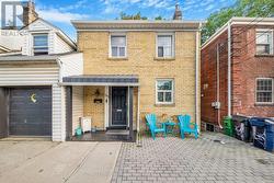 761 KINGSTON ROAD Toronto, ON M4E 1R9