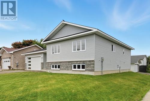 237 Pentagon Blvd, Sault Ste. Marie, ON 