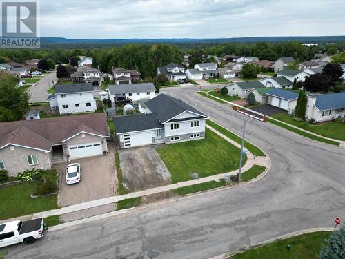 237 Pentagon Blvd, Sault Ste. Marie, ON 