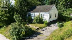 24 HILLCREST AVENUE  Parry Sound, ON P2A 1L4