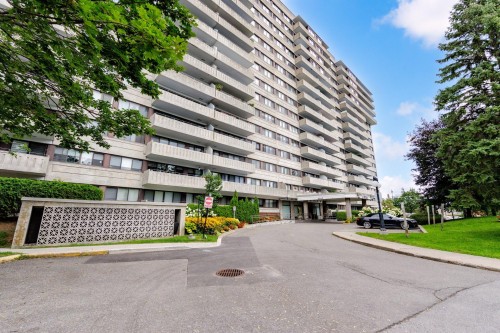 600-6800 Av. MacDonald  Côte-Saint-Luc, QC H3X 3Z2