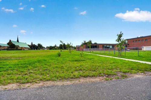 À proximité - 89 Av. Broadview, Pointe-Claire, QC 