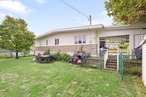 Back of Structure - 61 Rue Choisy, Québec (Beauport), QC 