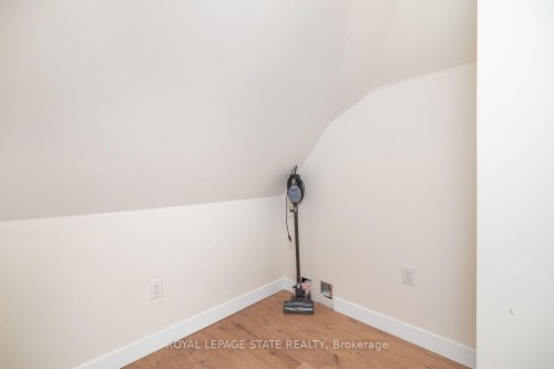 60 William Street, Hamilton, ON 