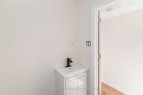 60 William Street, Hamilton, ON 