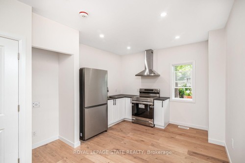 60 William Street, Hamilton, ON 