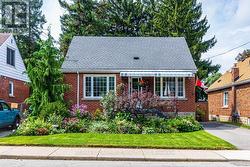 112 EAST 13TH STREET  Hamilton, ON L9A 3Z5
