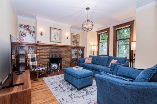 Living Room - 2302 Av. Regent, Montréal (Côte-Des-Neiges/Notre-Dame-De-Grâce), QC 