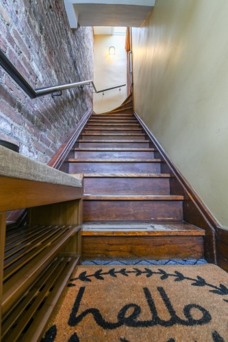 Staircase - 2302 Av. Regent, Montréal (Côte-Des-Neiges/Notre-Dame-De-Grâce), QC 