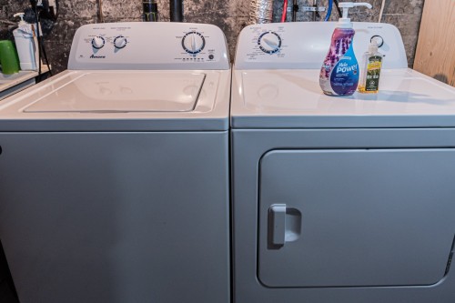 Laundry - 2302 Av. Regent, Montréal (Côte-Des-Neiges/Notre-Dame-De-Grâce), QC 