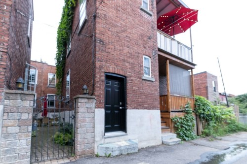 Back of Structure - 2302 Av. Regent, Montréal (Côte-Des-Neiges/Notre-Dame-De-Grâce), QC 