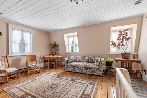 Salle familiale - 337 Grande Côte E., Lanoraie, QC 