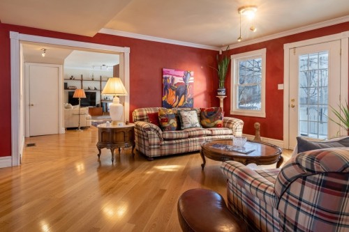 Salon - 65 Ch. Papineau, Lac-Brome, QC 