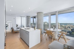 3002-1205 Place Phillips Montréal (Ville-Marie), QC H3B 0H3