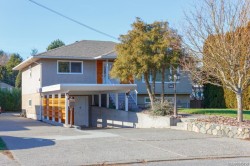 1656 Stanhope Pl Saanich, BC V8P 1Y1