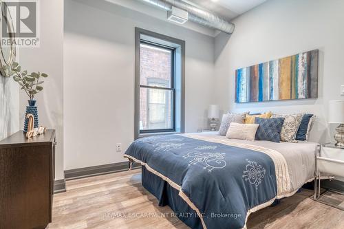 52 Barton Street E, Hamilton, ON 