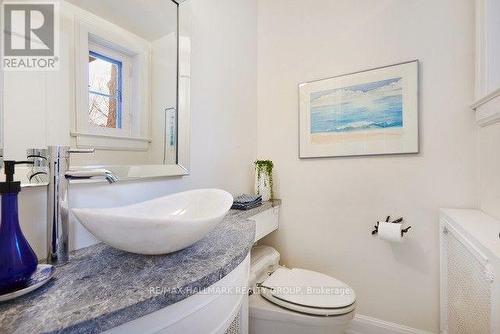 Main Floor Powder Room - 550 Piccadilly Avenue, Ottawa, ON 