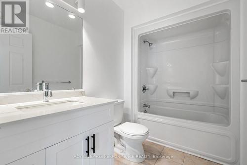 main floor bathroom - 1011 Adolphus Street, Cornwall, ON 
