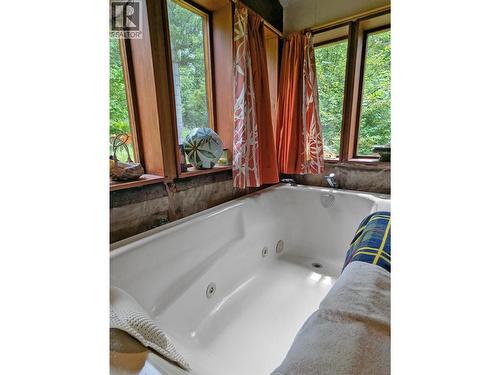 8802 Martens Road, Slocan, BC 