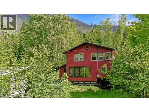 8802 Martens Road, Slocan, BC 