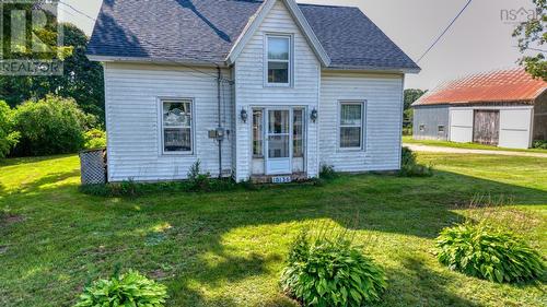 10136 Highway 1, Paradise, NS 