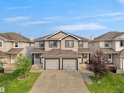 8111 7 AVE AV SW SW  Edmonton, AB T6X 1L9