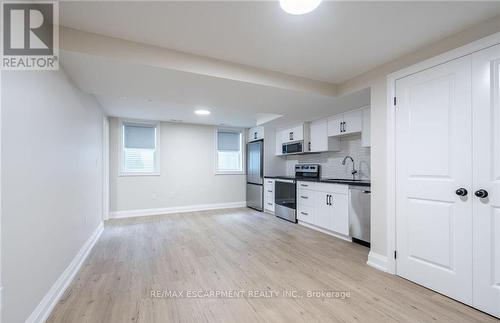 D - 80 IRENE AVENUE , Hamilton, Ontario L8G 2B2 3