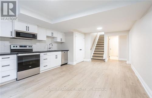 D - 80 IRENE AVENUE , Hamilton, Ontario L8G 2B2 5