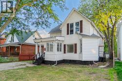 523 Caron AVENUE  Windsor, ON N8T 1C1