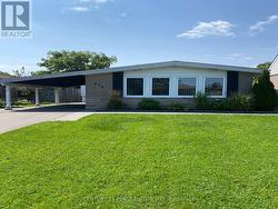 876 ANTONIO STREET Pickering, ON L1W 1T3