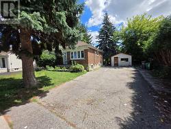 9 ROGERS ROAD Brampton, ON L6X 1L7