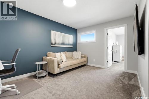 715 3Rd Avenue, Pilot Butte, SK 