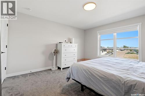 715 3Rd Avenue, Pilot Butte, SK 