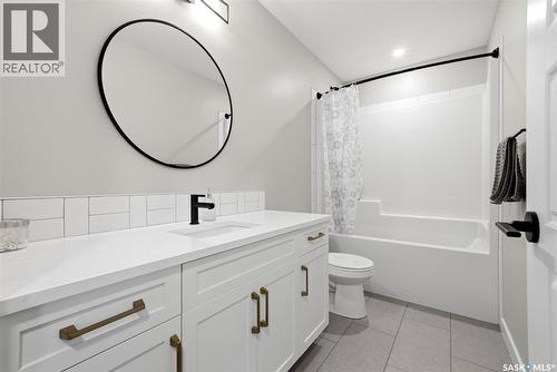715 3Rd Avenue, Pilot Butte, SK 