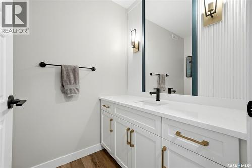 715 3Rd Avenue, Pilot Butte, SK 