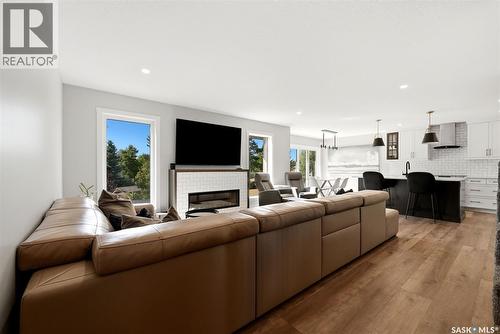 715 3Rd Avenue, Pilot Butte, SK 