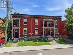 136 ELM STREET  Ottawa, ON K1R 6N5