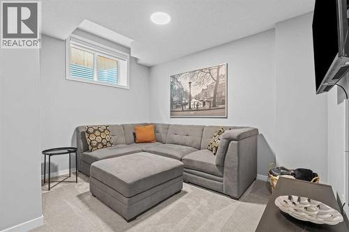 3304 2 Street Ne, Calgary, AB 