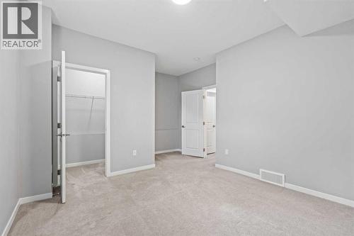 3304 2 Street Ne, Calgary, AB 