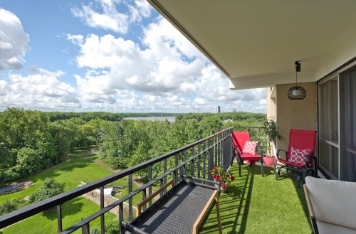 Balcon - 1201B-2525 Av. Du Havre-Des-Îles, Laval (Chomedey), QC 