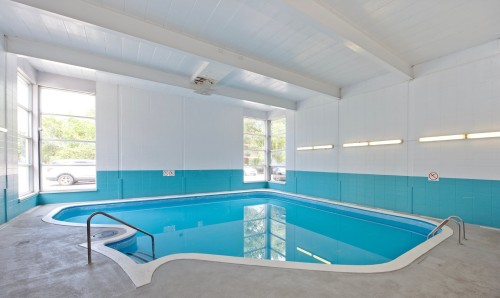 Piscine - 111C-2525 Av. Du Havre-Des-Îles, Laval (Chomedey), QC 