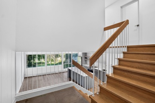 Escalier - 111C-2525 Av. Du Havre-Des-Îles, Laval (Chomedey), QC 