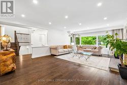 462 THE KINGSWAY Toronto, ON M9A 3W4
