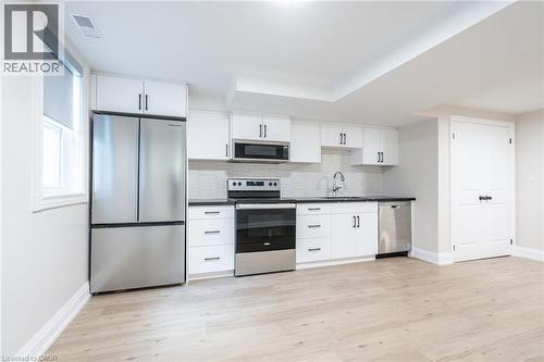 80 IRENE Avenue Unit# D , Stoney Creek, Ontario L8G 2B2 4